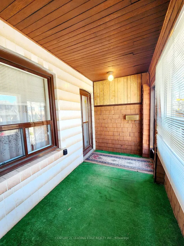 Additional image 33 of 635 Coxwell Ave