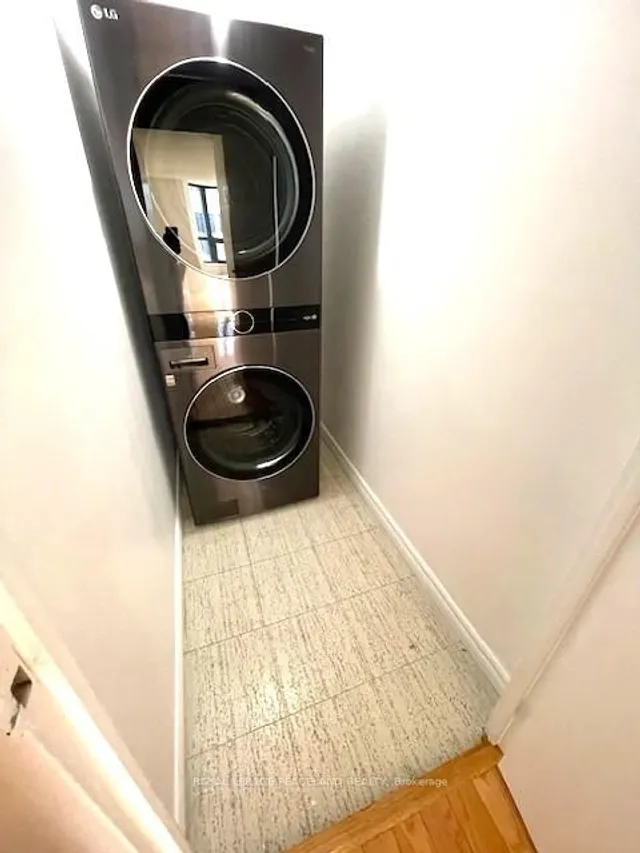 Additional image 12 of 62 Wellesley St Unit 1605