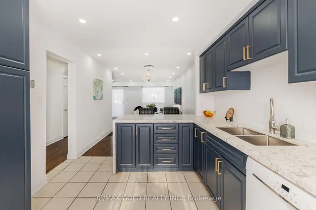 Additional image 8 of 7560 Goreway Dr Unit 18