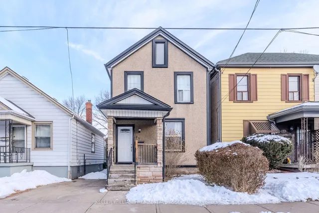 21 Mayflower Ave