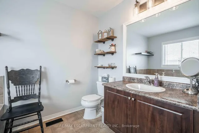 Additional image 30 of 212 Bradley Ave