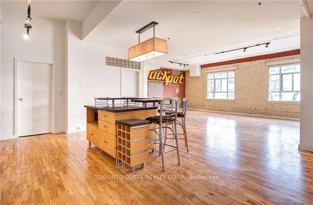 Additional image 10 of 426 Queen St Unit 204