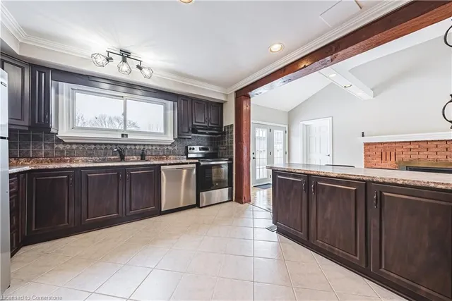 Additional image 10 of 386 West 5th St