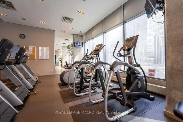 Additional image 8 of 33 Lombard St Unit 4302