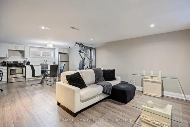 Additional image 27 of 8 Wall Ave