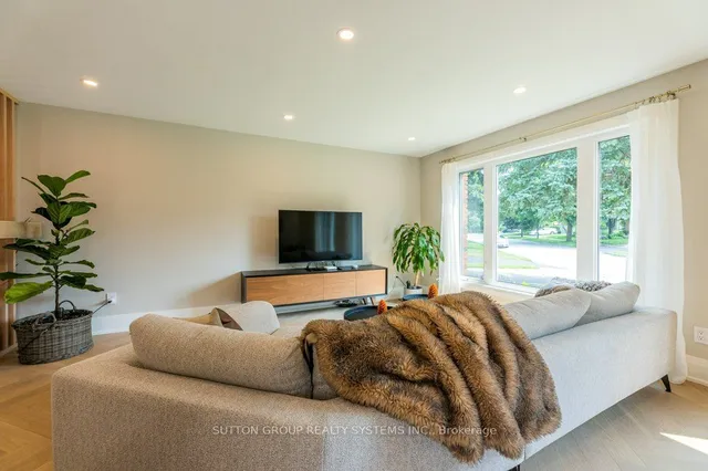 Additional image 15 of 1264 Landfair Cres