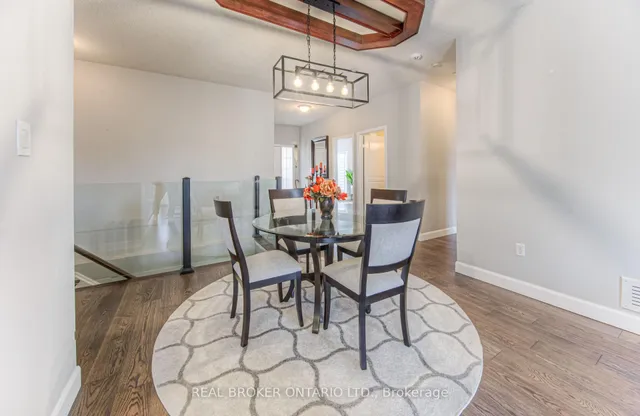 Additional image 21 of 900 Doon Village Rd Unit 4