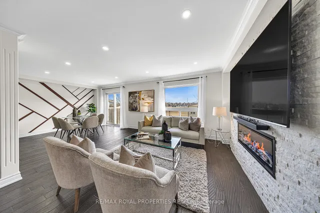 Additional image 25 of 19 Grosbeak Cres