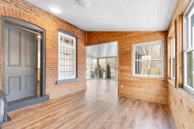 Additional image 28 of 3015 Dundas St