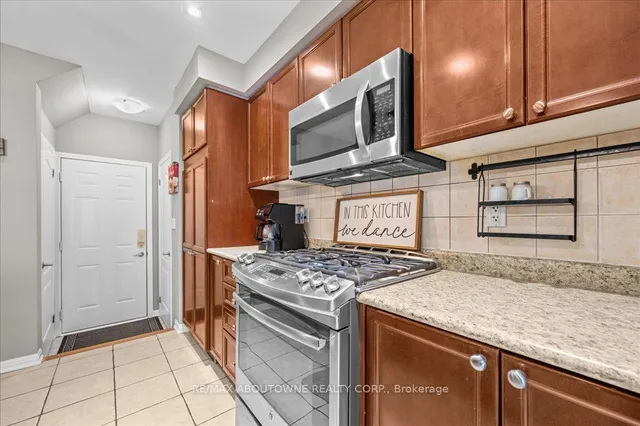 Additional image 14 of 889 Zelinsky Cres