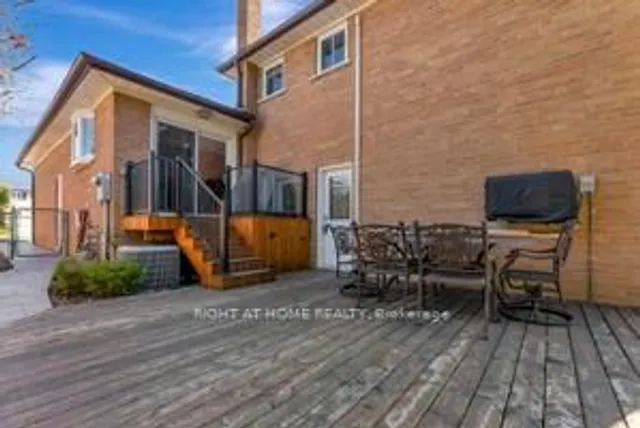 Additional image 25 of 3592 Stonecreek Cres