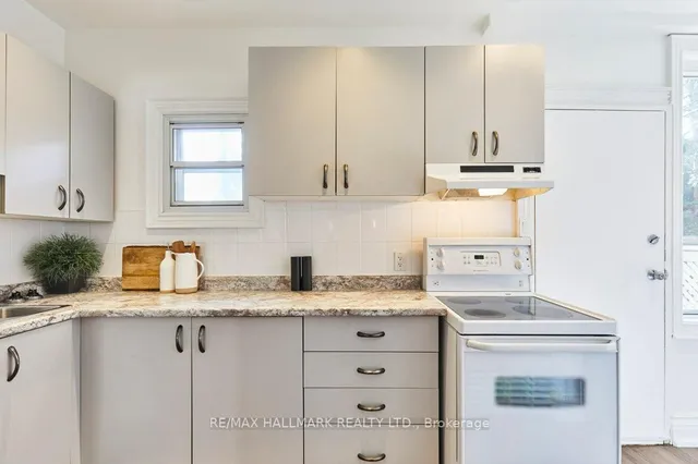 Additional image 10 of 47 Fulton Ave