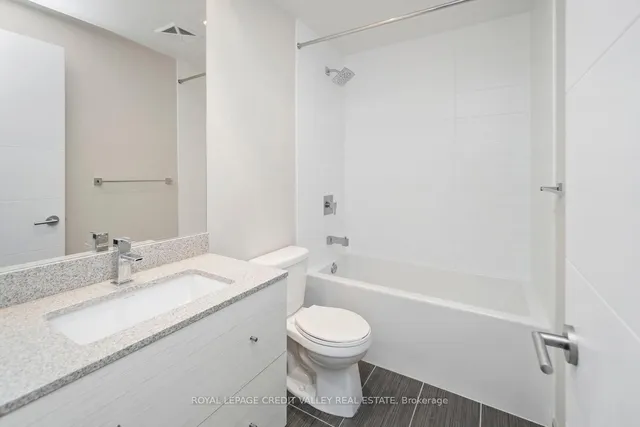 Additional image 17 of 525 Adelaide St Unit 1732