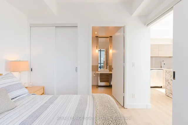 Additional image 19 of 8 Charlotte St Unit 1407