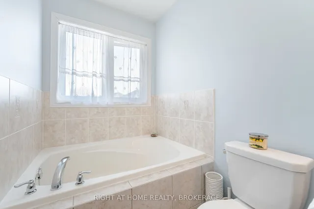 Additional image 25 of 11 Pomell Tr