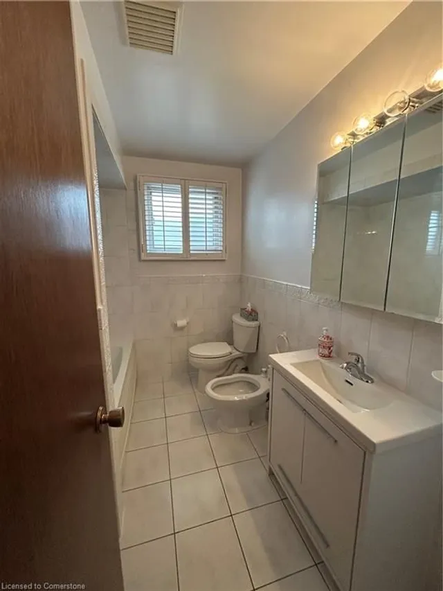 Additional image 16 of 85 Downsview Ave