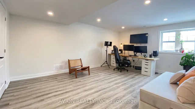 Additional image 40 of 463 Wettlaufer Terr