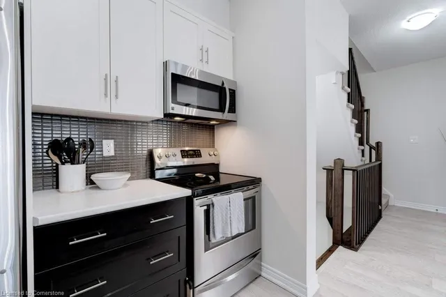 Additional image 6 of 215 Dundas St Unit 25