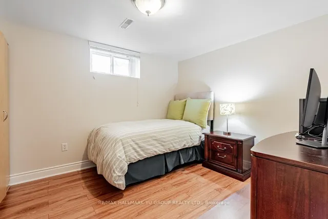 Additional image 17 of 44 Edmonton Rd