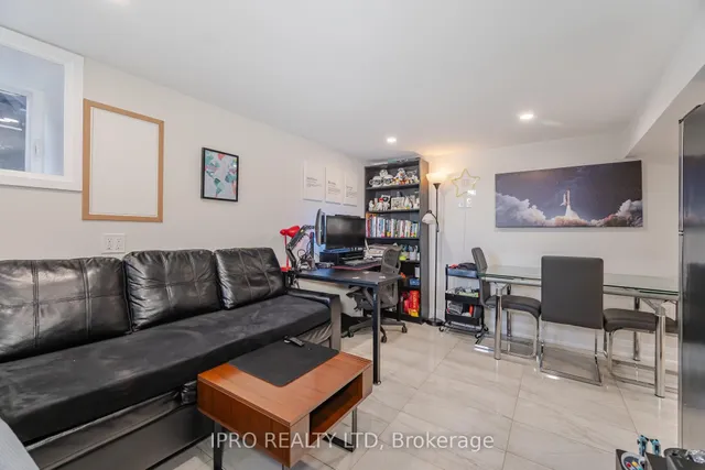 Additional image 33 of 528 Brock Ave