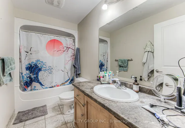 Additional image 20 of 165 Duke St Unit 106