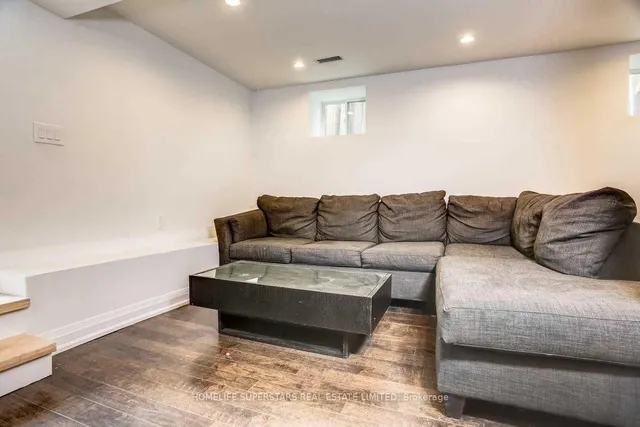 Additional image 24 of 5 Aldgate Ave