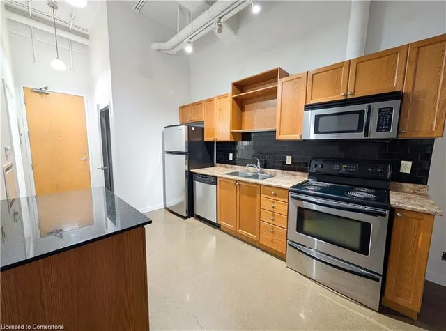Additional image 19 of 404 King St Unit 316