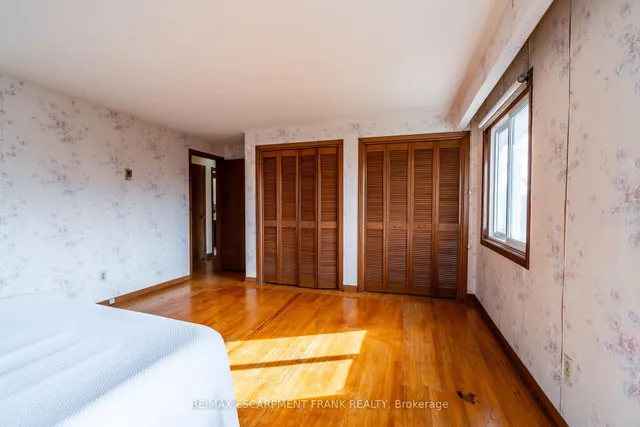 Additional image 32 of 147 LLOYMINN Ave