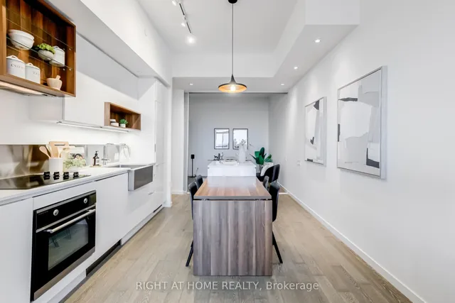 Additional image 9 of 383 Sorauren Ave Unit 802