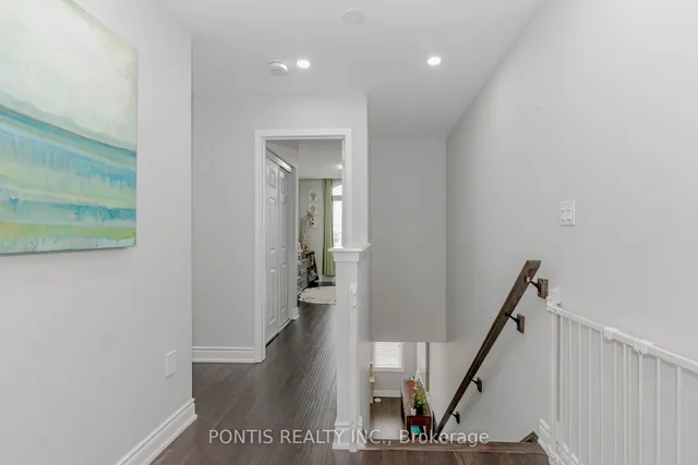 Additional image 32 of 33 Tight Crt