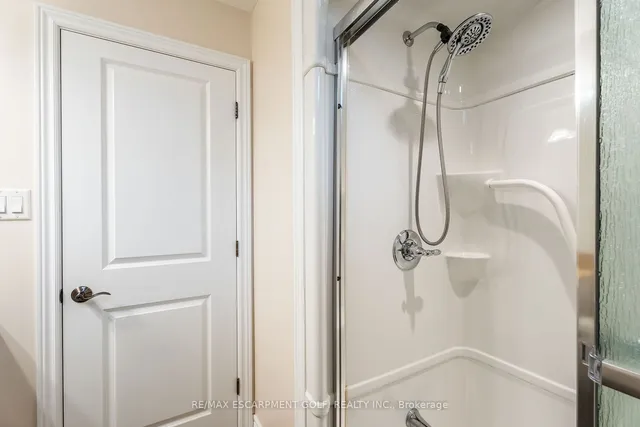 Additional image 33 of 35 Chiara Dr