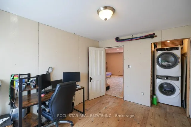 Additional image 22 of 405 Upper Wentworth St