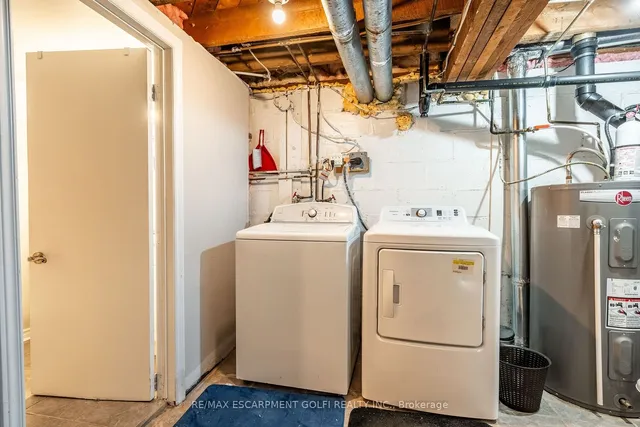 Additional image 33 of 124 WHITNEY Ave