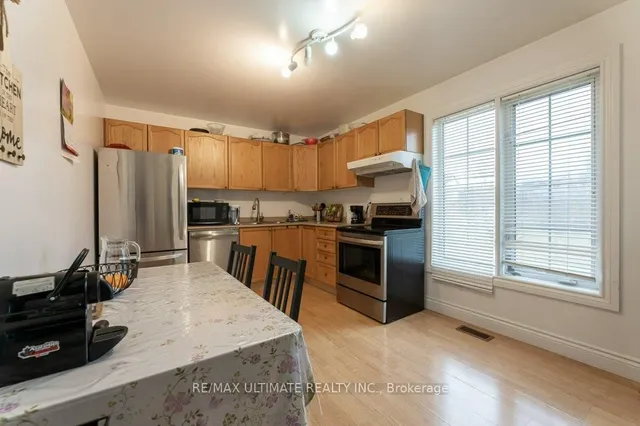 Additional image 32 of 1496 Keele St