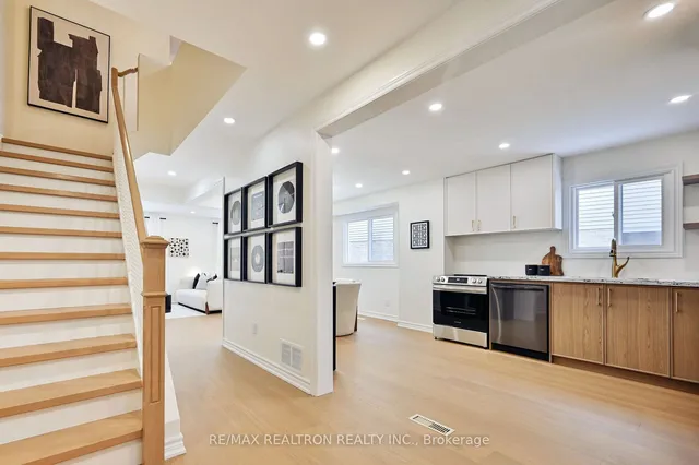 Additional image 5 of 28 Baronial Crt