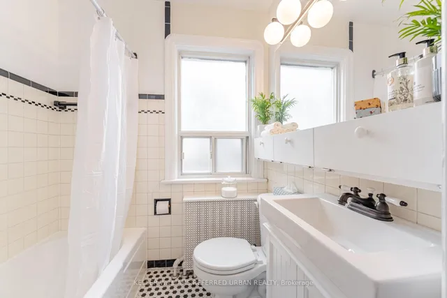 Additional image 23 of 1058 Roselawn Ave