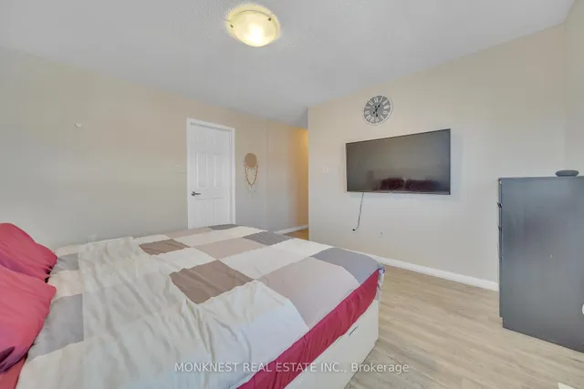 Additional image 20 of 97 Miracle Tr