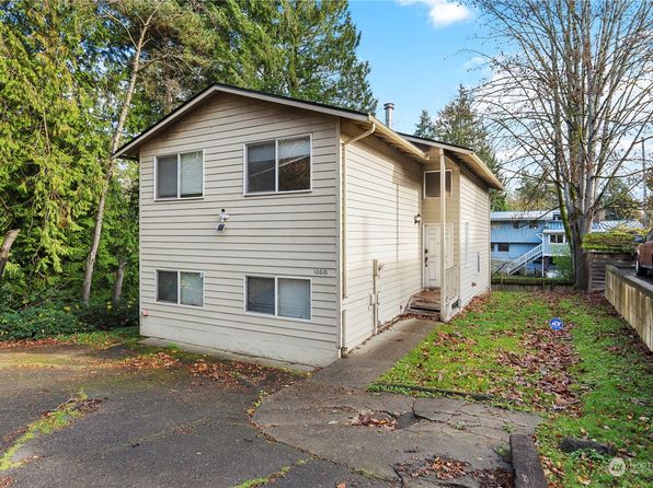 10616 Roosevelt Way NE, Seattle, WA 98125