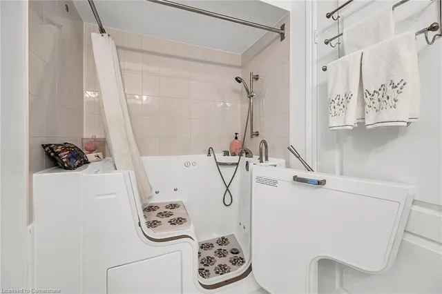 Additional image 29 of 86 Silverbirch Blvd