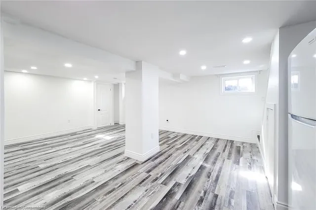 Additional image 29 of 133 Corman Ave