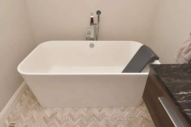 Additional image 30 of 625 Ardleigh Cres