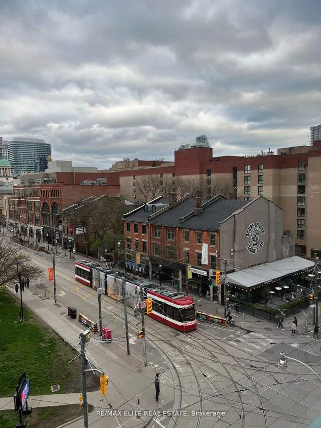 Additional image 4 of 92 King St Unit 612+P2-46