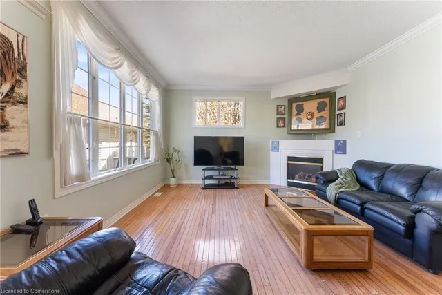 Additional image 16 of 54 Silverbirch Blvd