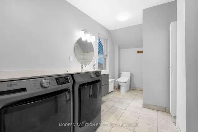 Additional image 24 of 3015 Dundas St