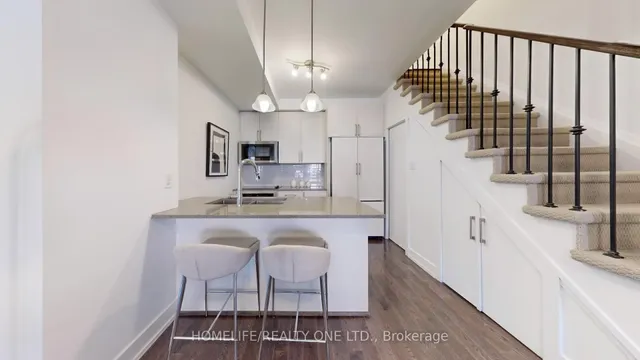 Additional image 13 of 1072 Lansdowne Ave