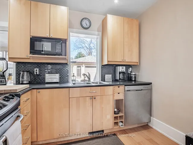 Additional image 11 of 31 Petman Ave