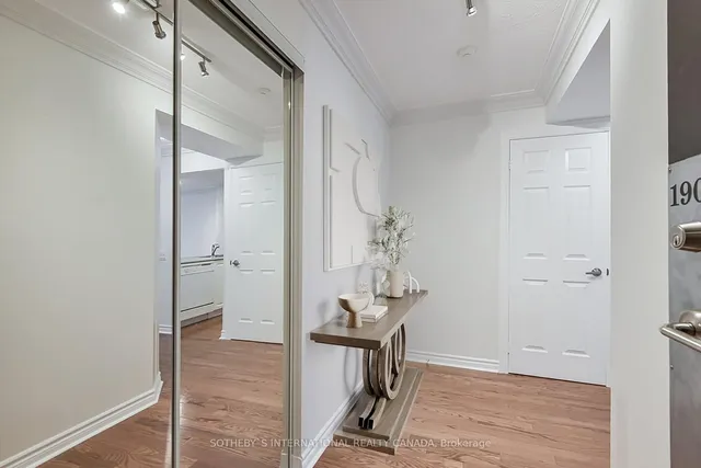 Additional image 3 of 388 Bloor St Unit 1902