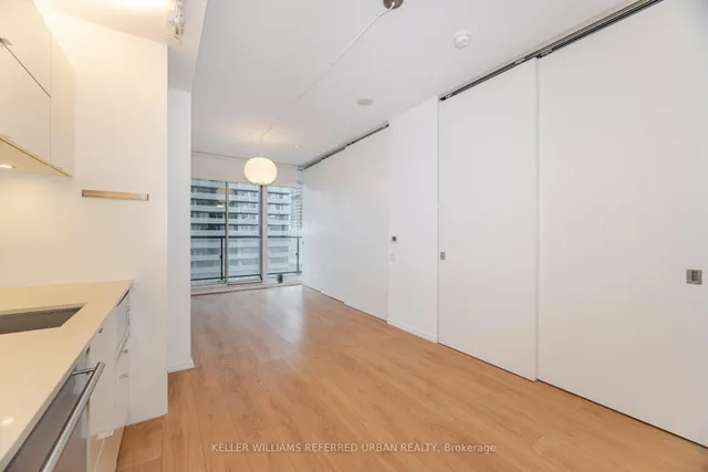 Additional image 7 of 125 Peter St Unit 1811