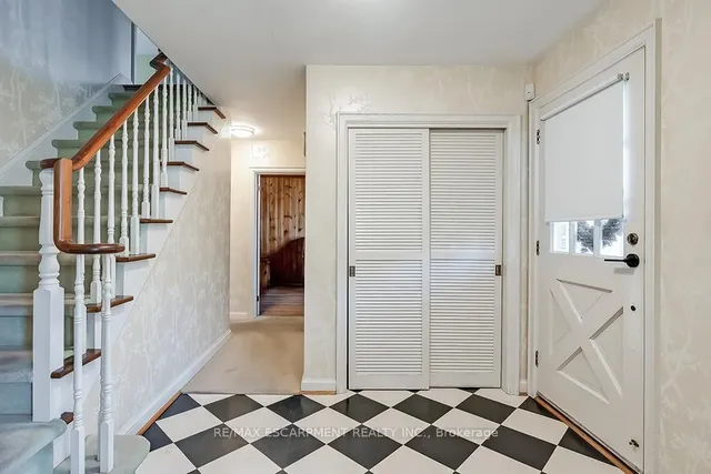 Additional image 6 of 359 Rosslyn Dr