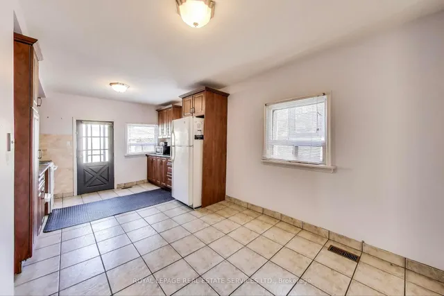 Additional image 9 of 324 Saint Johns Rd